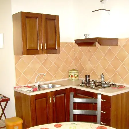 2 Bedrooms With City View Private Pool And Enclosed Garden At * Spoleto