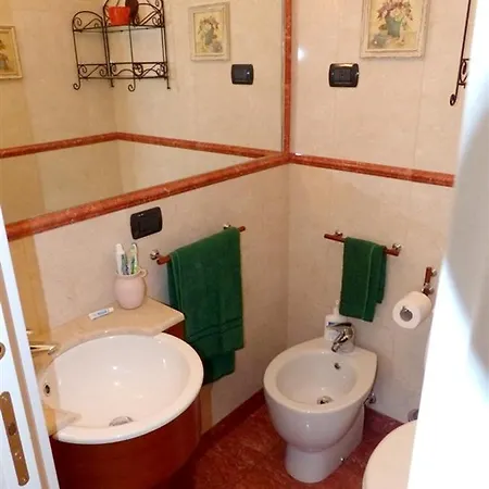 2 Bedrooms With City View Private Pool And Enclosed Garden At Lejlighed Spoleto